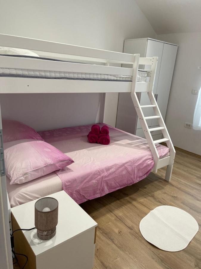Apartmaji Meduza 2 이졸라 외부 사진